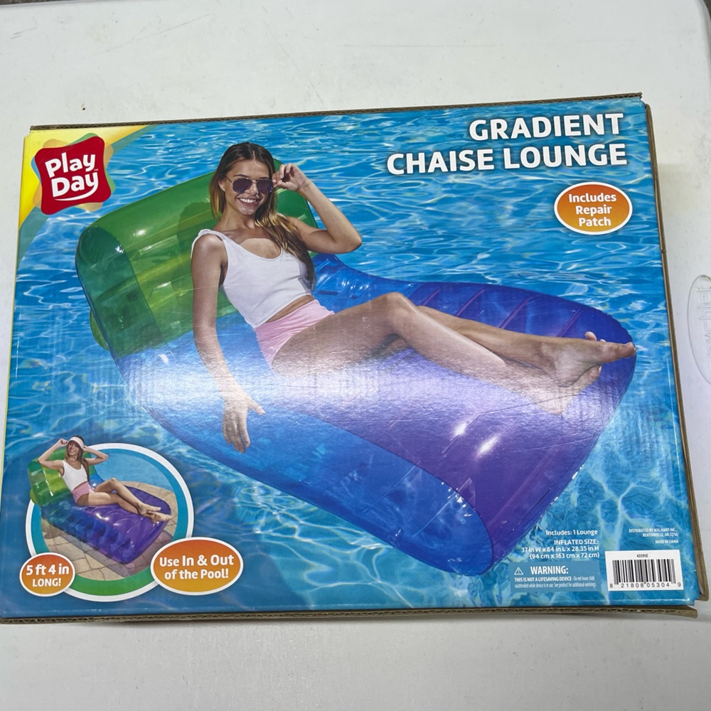 Gradient Chaise Lounge - Picture 3 of 3
